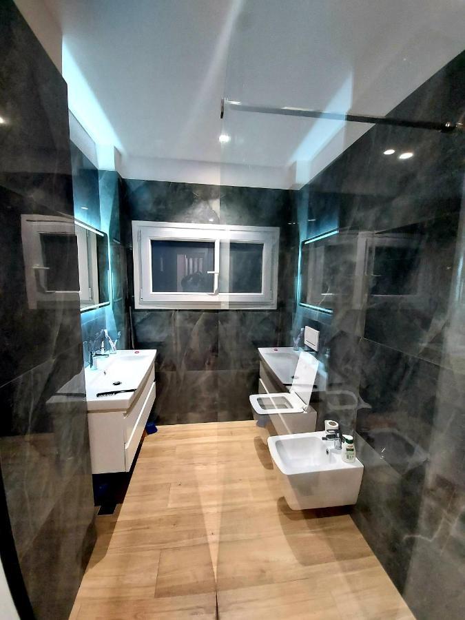 Luxurious Double Bedroom Suite Тирана Экстерьер фото