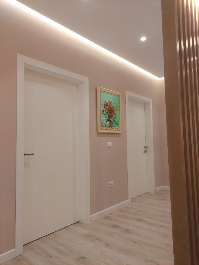 Luxurious Double Bedroom Suite Тирана Экстерьер фото